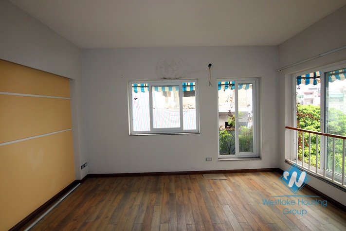 Unfurnished 05 bedrooms-Good house for rent in Trich Sai st, Tay Ho district 
